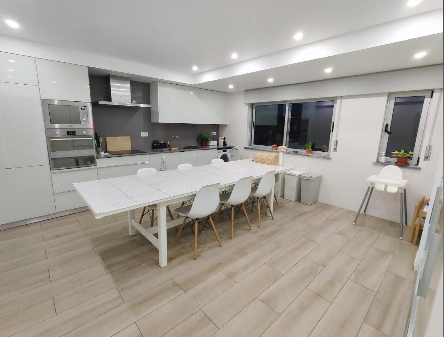 مبيت وإفطار اتوغويه ده باليه Supertubos House Peniche المظهر الخارجي الصورة