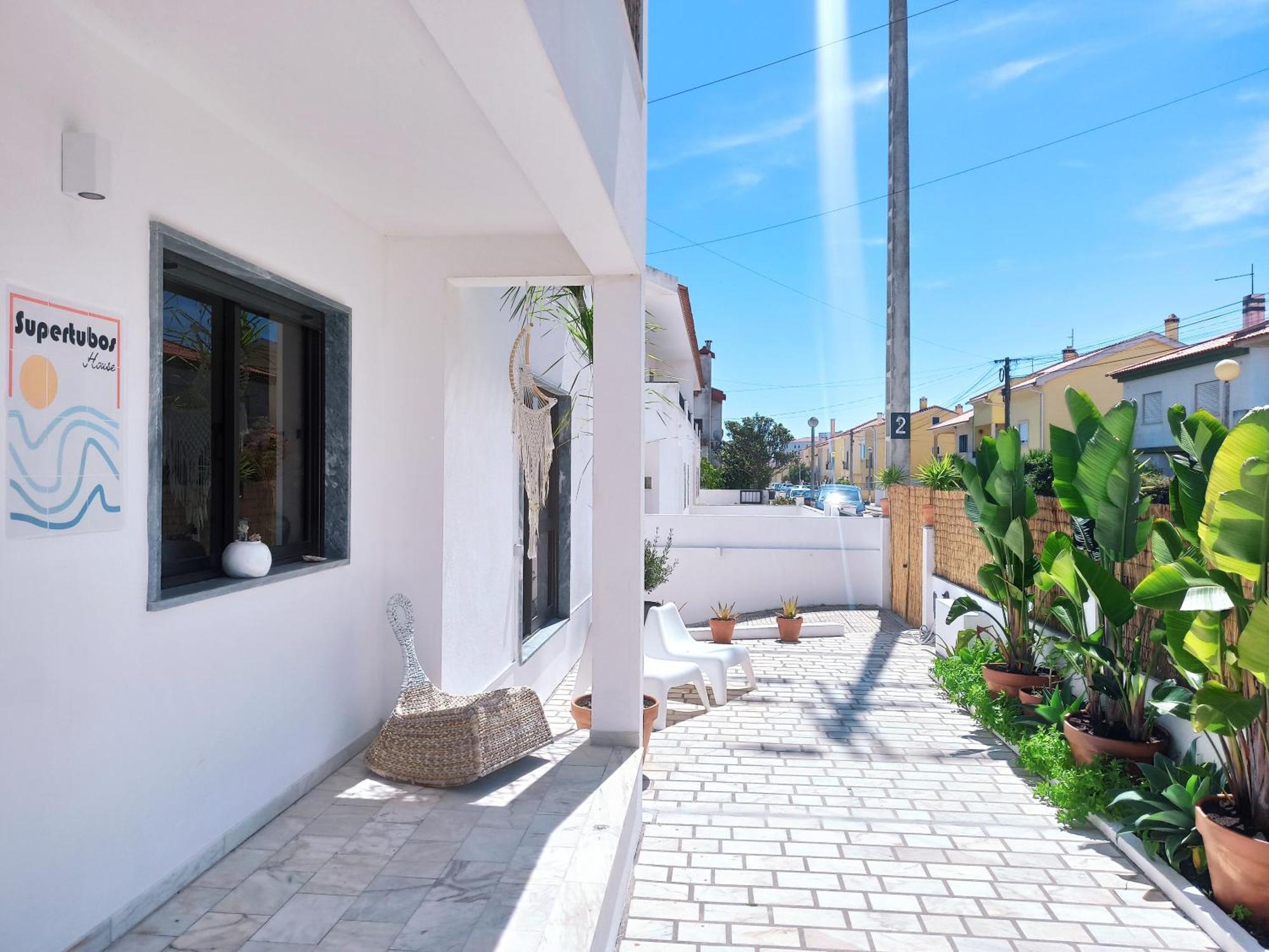 مبيت وإفطار اتوغويه ده باليه Supertubos House Peniche المظهر الخارجي الصورة