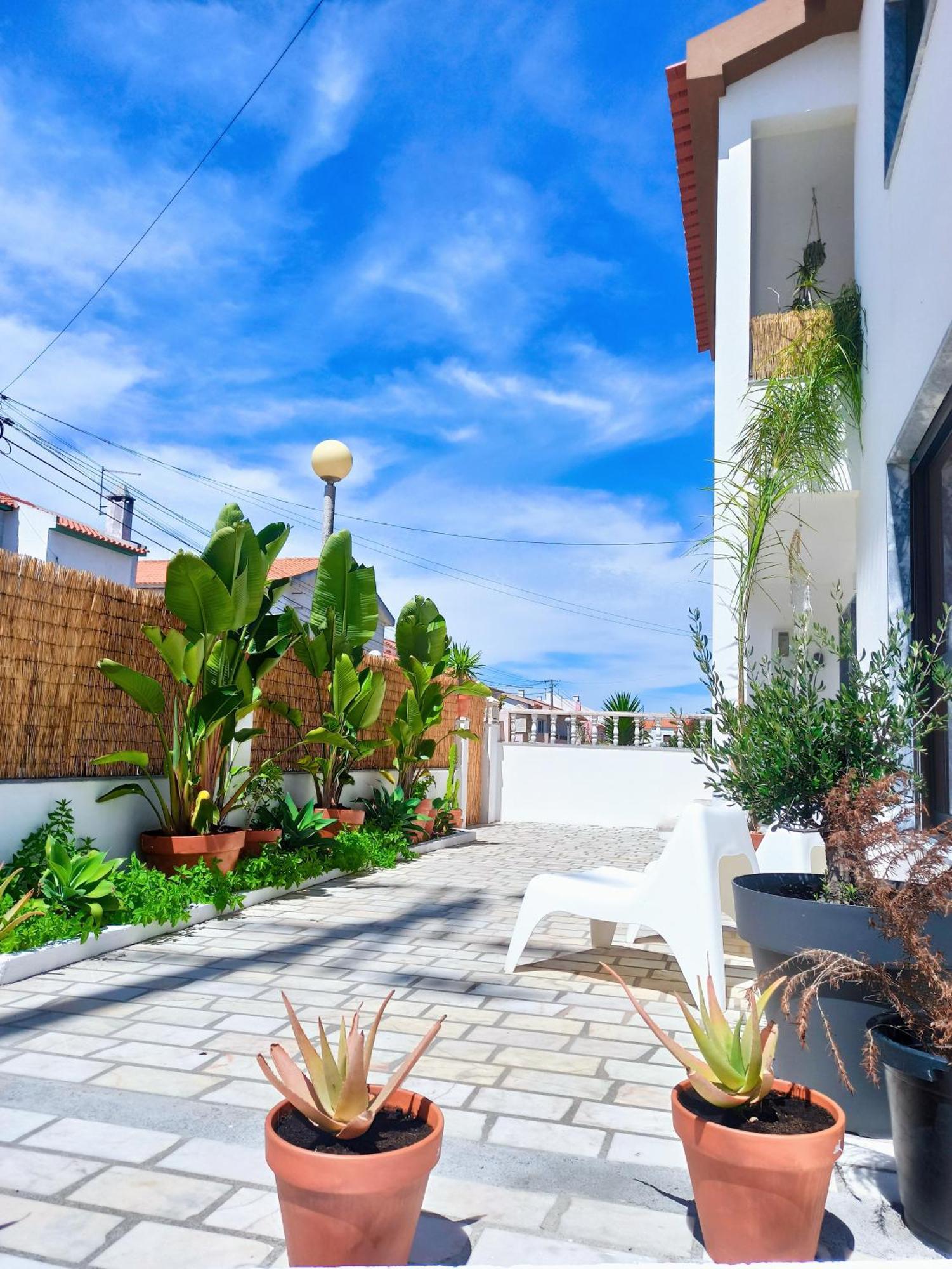 مبيت وإفطار اتوغويه ده باليه Supertubos House Peniche المظهر الخارجي الصورة